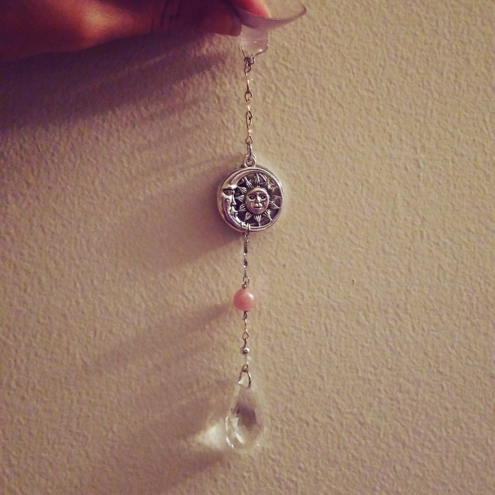 Window crystal cling